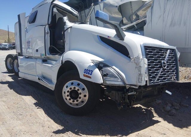 2023 VOLVO TRUCK VNL