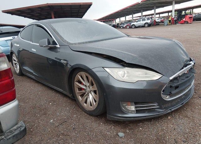 2014 TESLA Model S