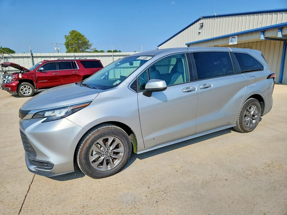 2021 TOYOTA Sienna