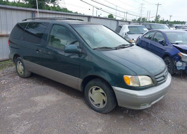 2002 TOYOTA Sienna