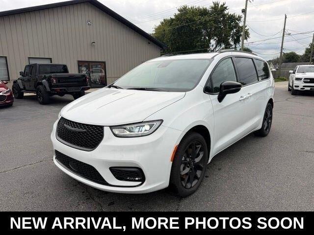 2025 CHRYSLER Pacifica