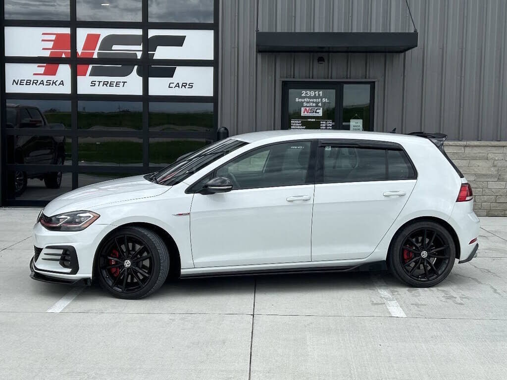 2019 VOLKSWAGEN Golf GTI