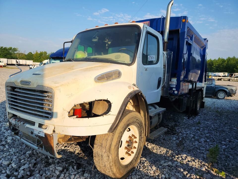 2017 FREIGHTLINER M2