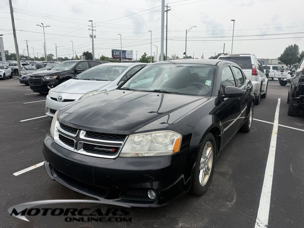 2013 DODGE Avenger
