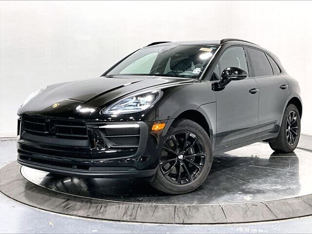 2024 PORSCHE Macan