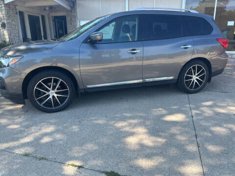 2017 NISSAN Pathfinder