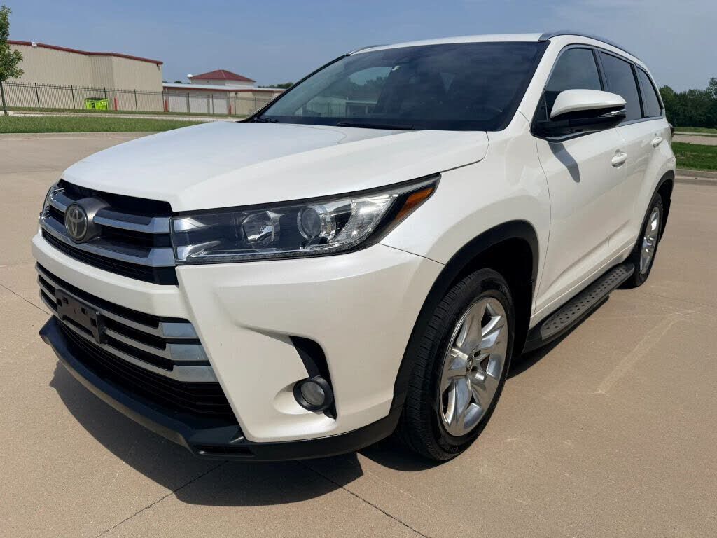 2017 TOYOTA Highlander