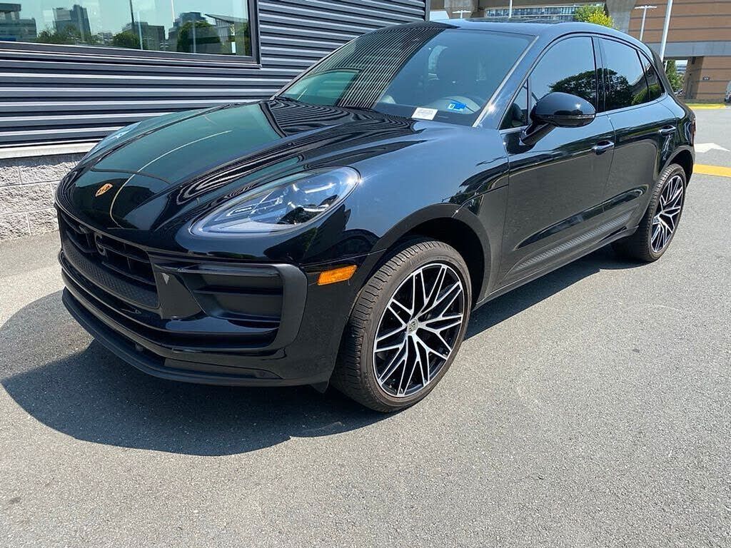 2024 PORSCHE Macan