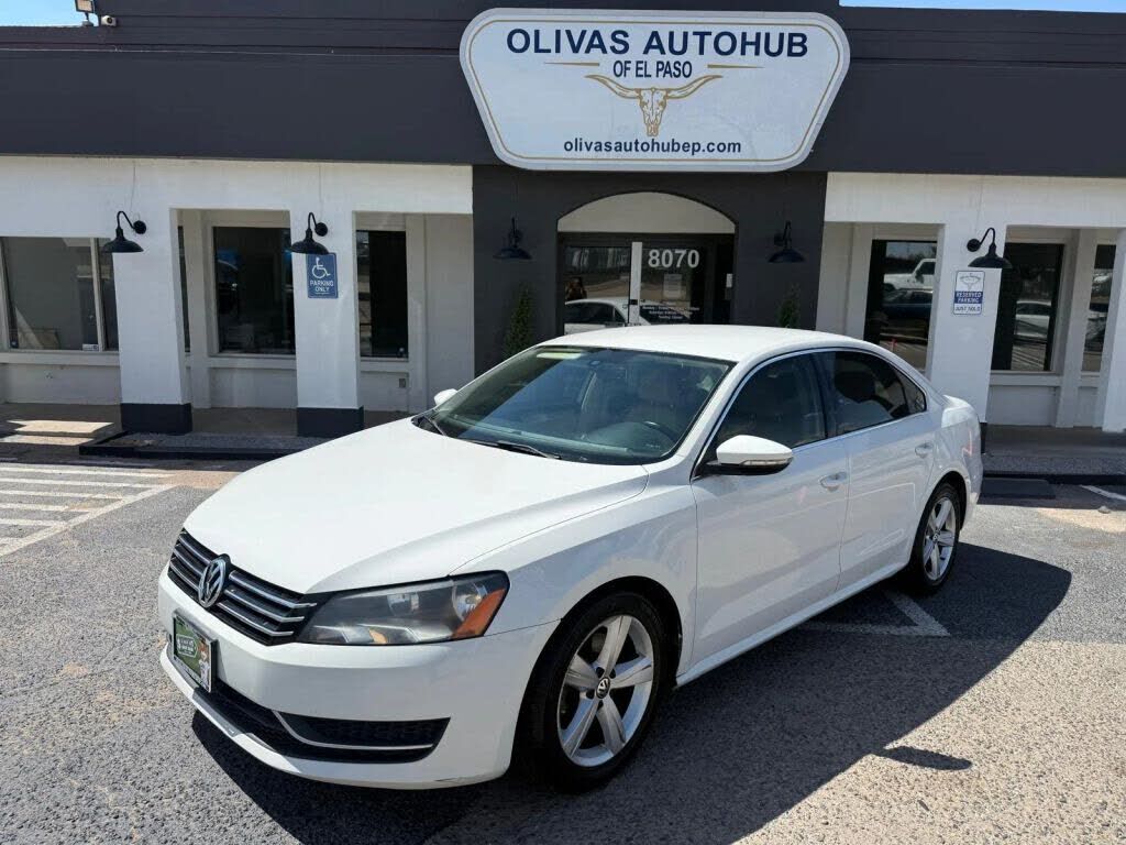 2012 VOLKSWAGEN Passat