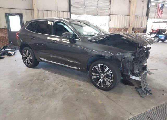 2022 VOLVO XC60