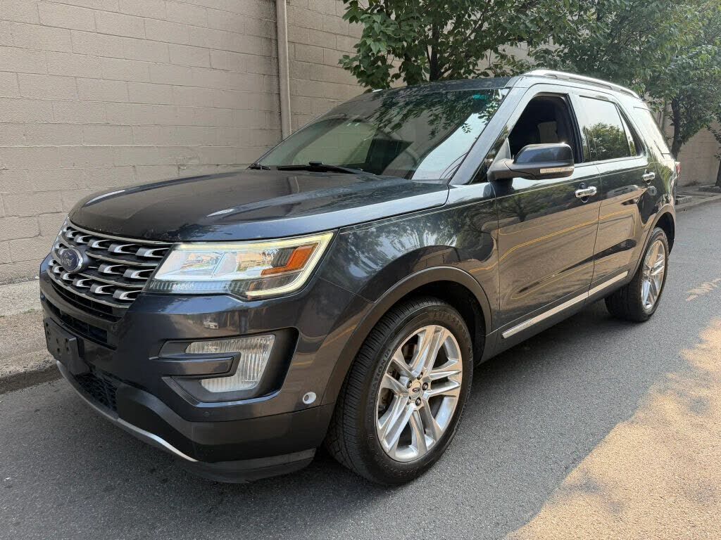 2017 FORD Explorer