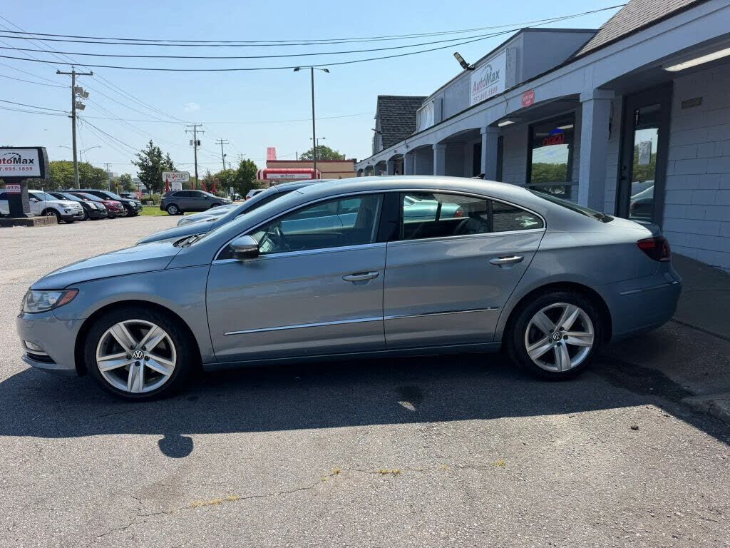 2013 VOLKSWAGEN Passat