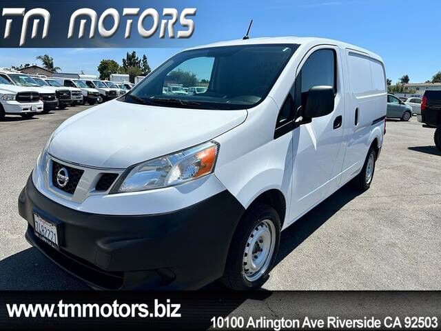 2015 NISSAN NV200