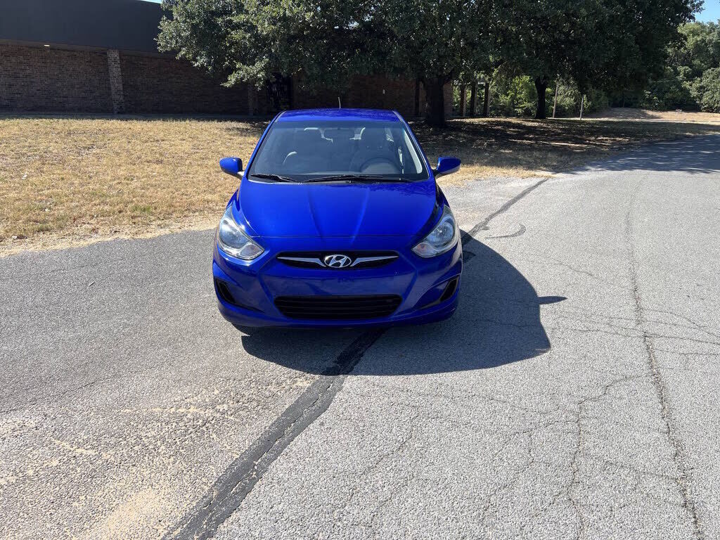 2012 HYUNDAI Accent