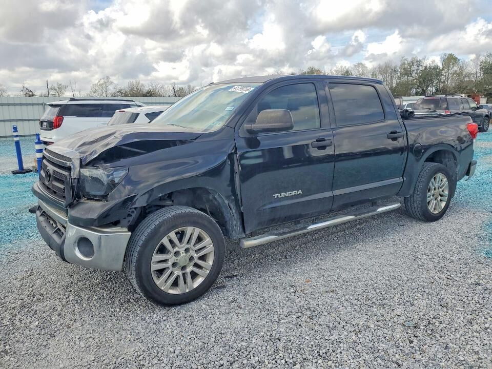 2013 TOYOTA Tundra