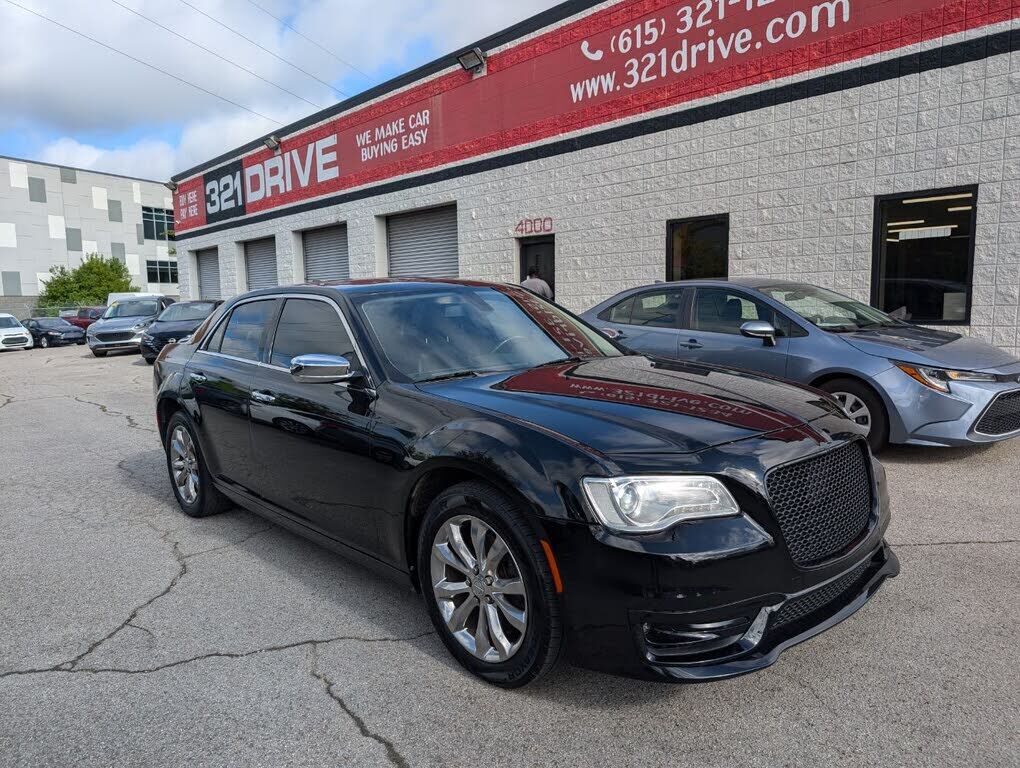 2019 CHRYSLER 300