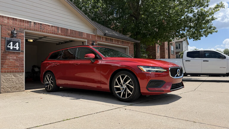 2020 VOLVO V60