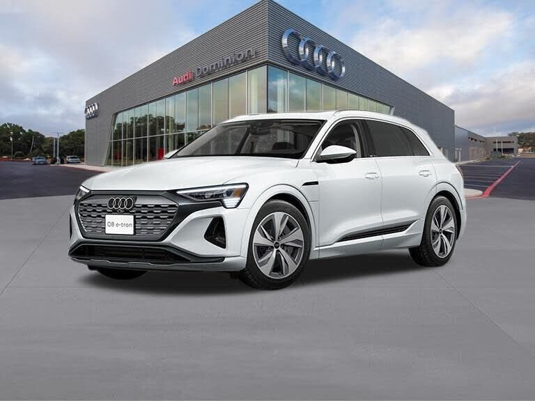 2024 AUDI Q8