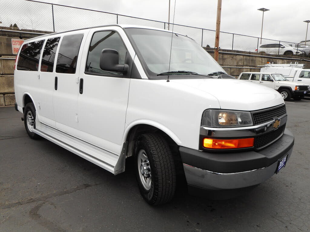 2017 CHEVROLET Express