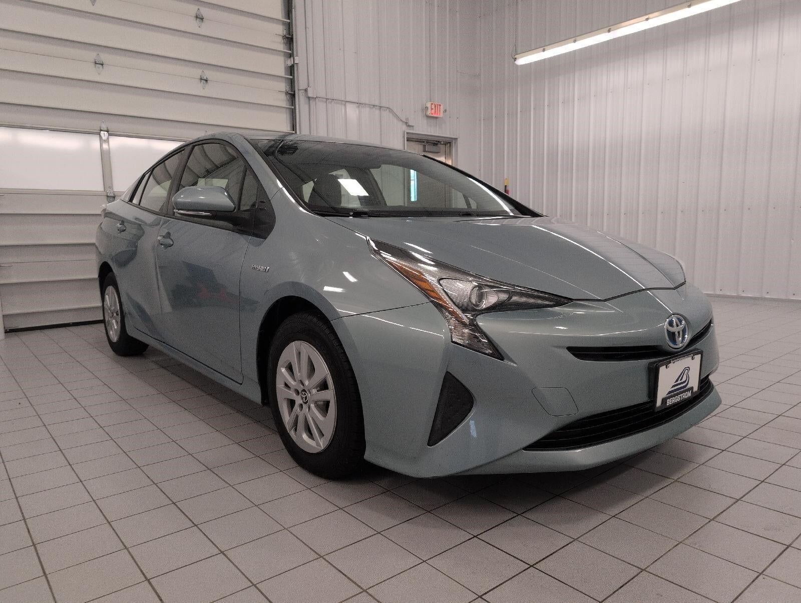 2016 TOYOTA PRIUS