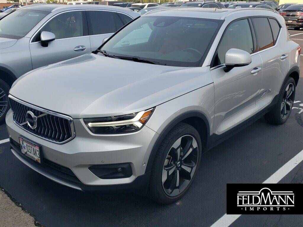 2019 VOLVO XC40