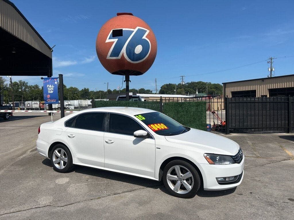 2015 VOLKSWAGEN Passat