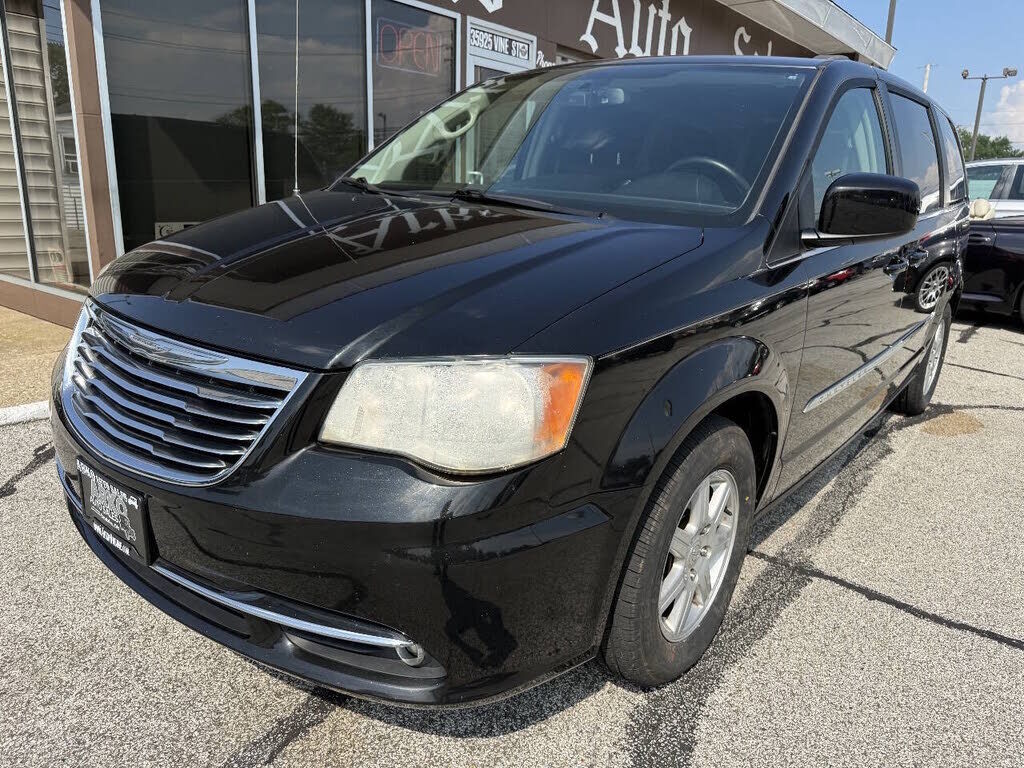 2011 CHRYSLER Town and Country