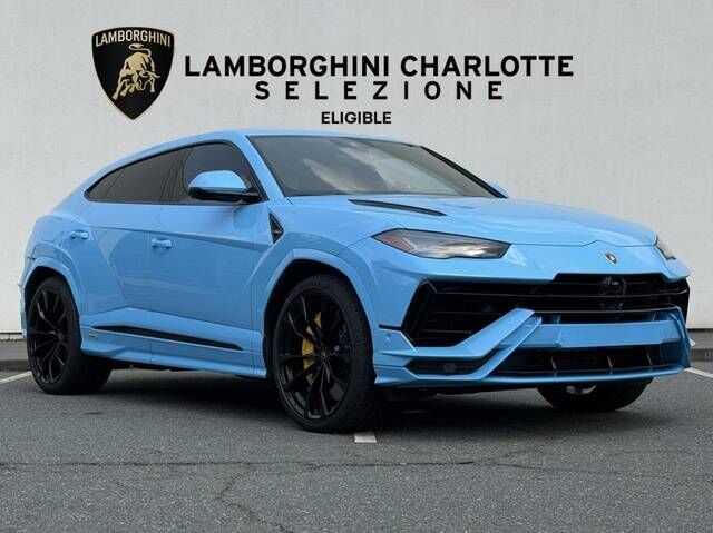 2024 LAMBORGHINI URUS