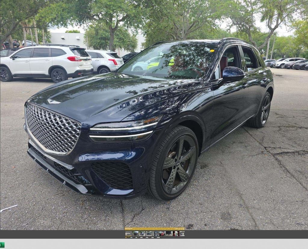 2025 GENESIS GV70