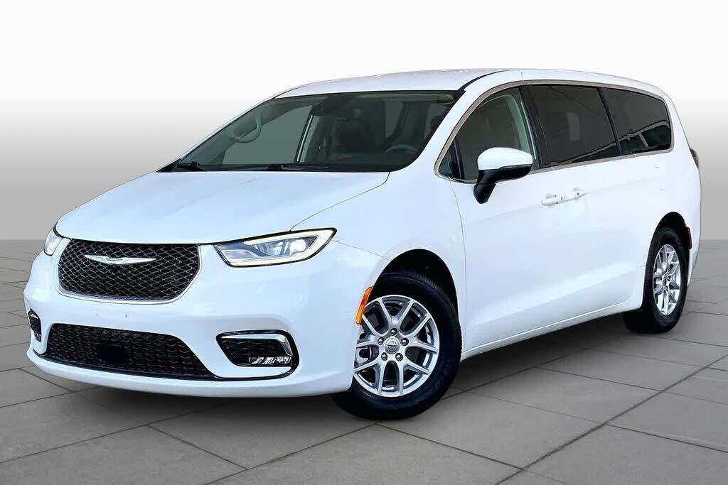 2023 CHRYSLER Pacifica