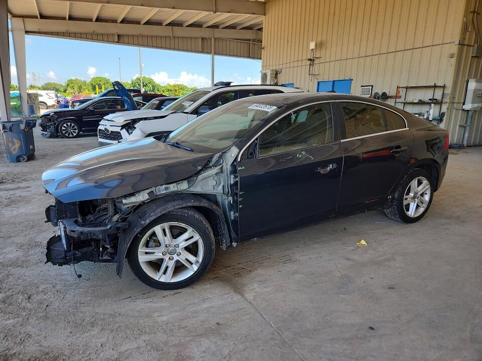 2015 VOLVO S60