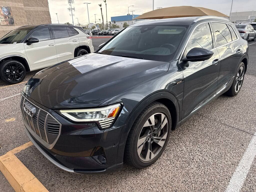 2021 AUDI e-tron