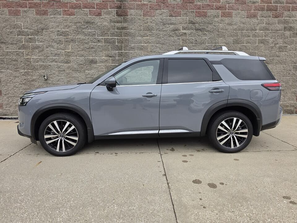 2024 NISSAN Pathfinder