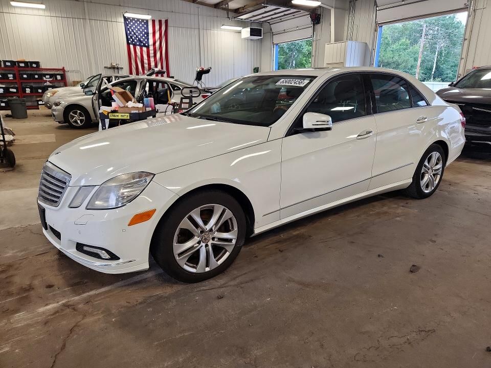 2010 MERCEDES-BENZ E-Class