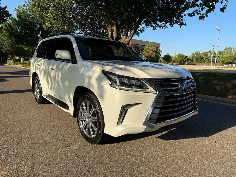 2016 LEXUS LX