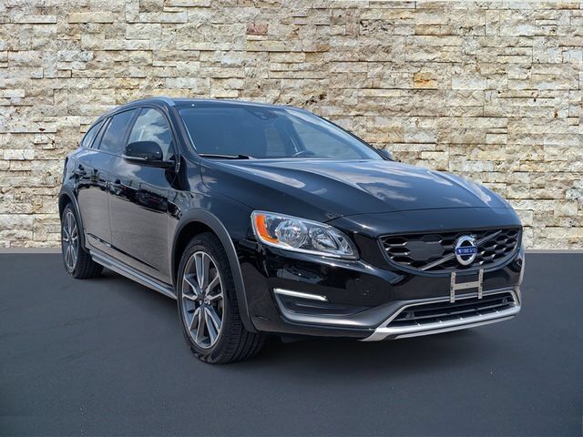 2016 VOLVO V60CC