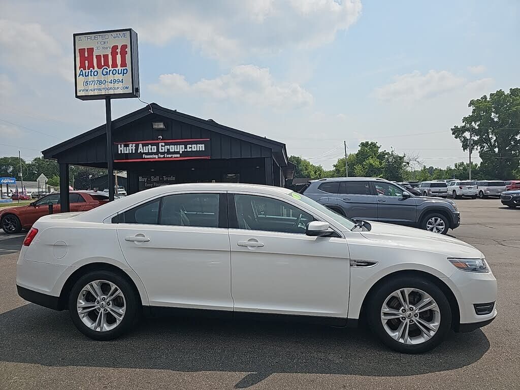 2016 FORD Taurus