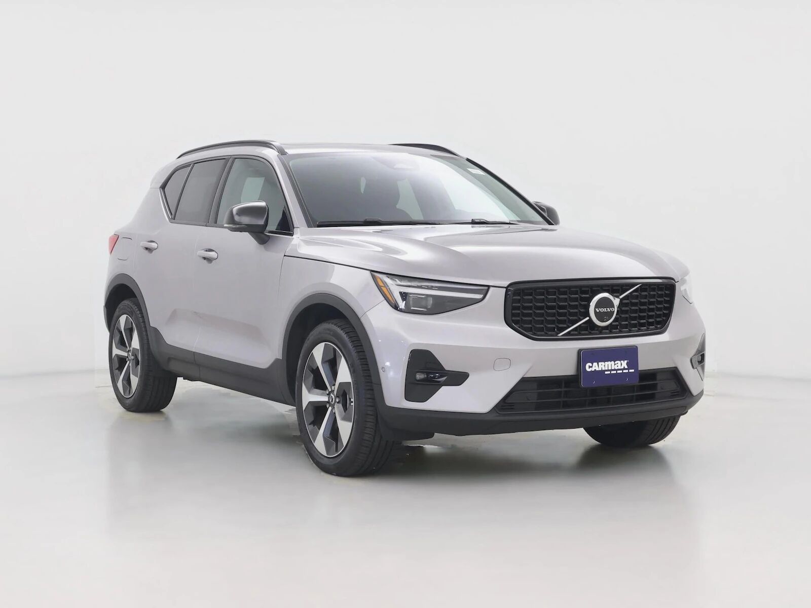 2026 VOLVO XC40