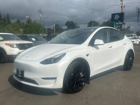 2024 TESLA Model Y