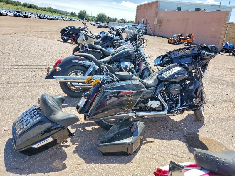 2015 HARLEY DAVIDSON CVO Street Glide Special