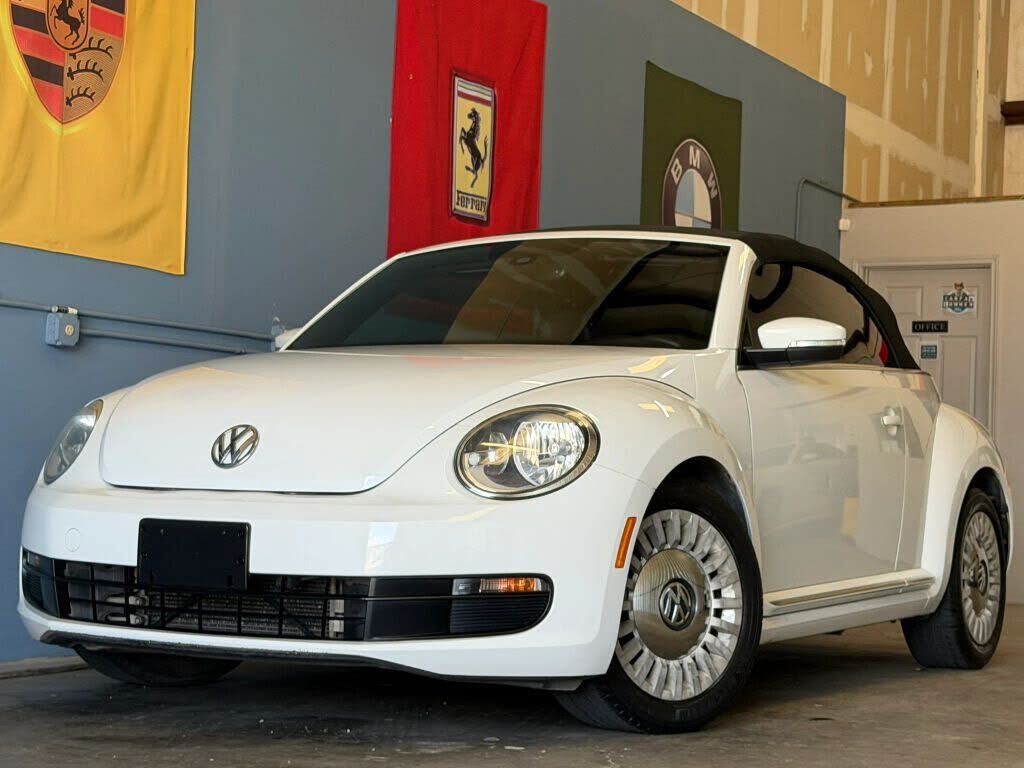 2016 VOLKSWAGEN Beetle