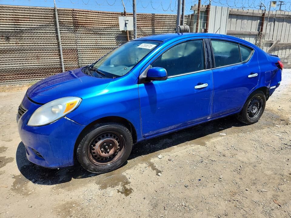 2012 NISSAN Versa