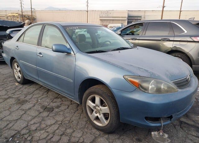 2004 TOYOTA Camry