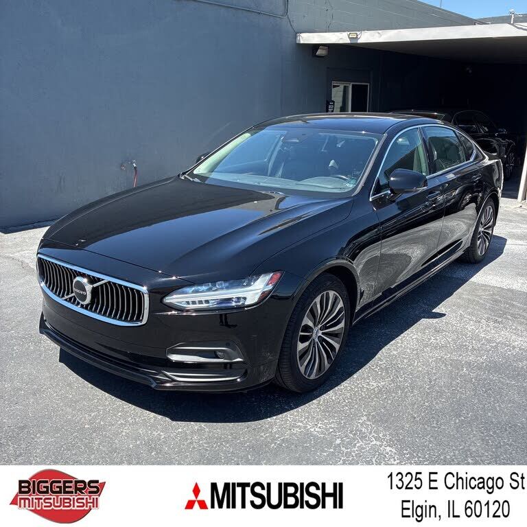 2022 VOLVO S90