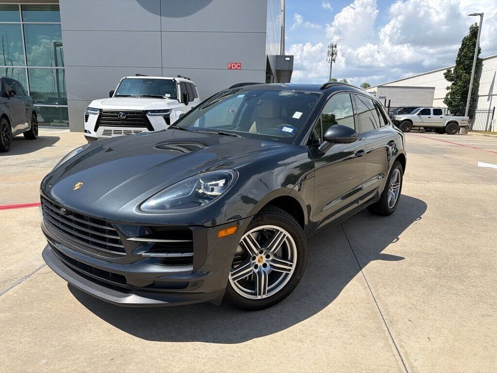 2019 PORSCHE Macan