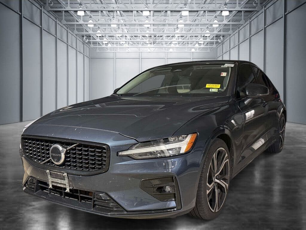 2023 VOLVO S60