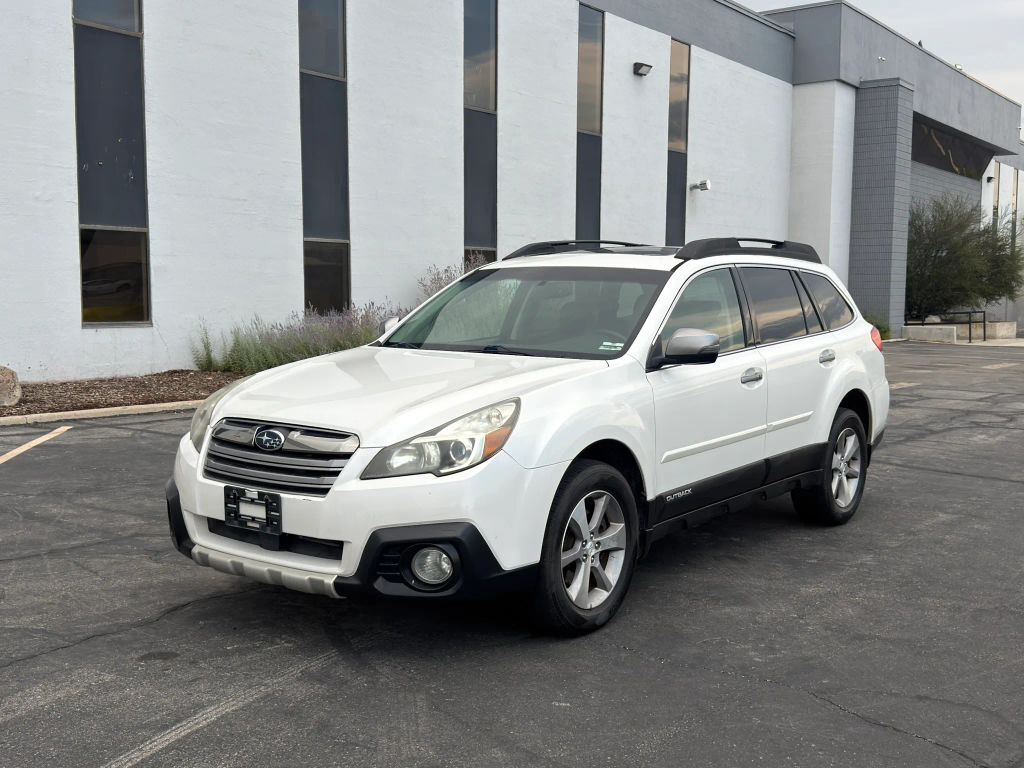 2013 SUBARU Outback