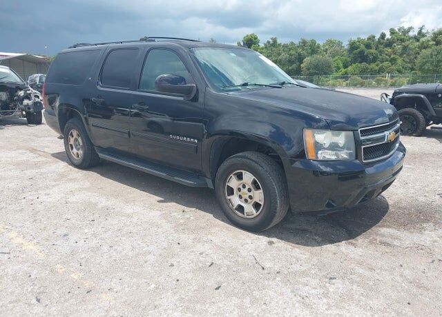 2014 CHEVROLET Suburban