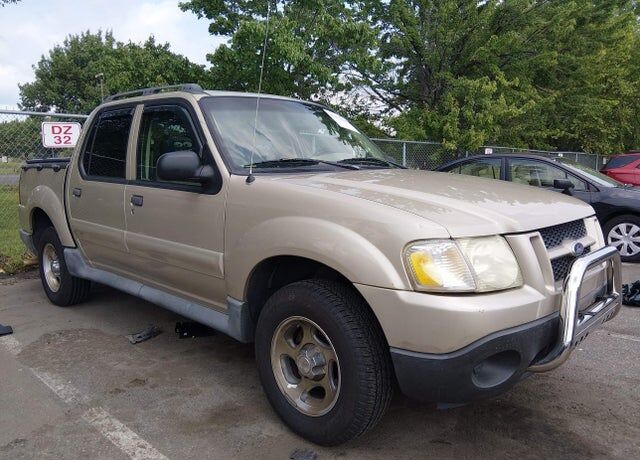 2004 FORD Explorer