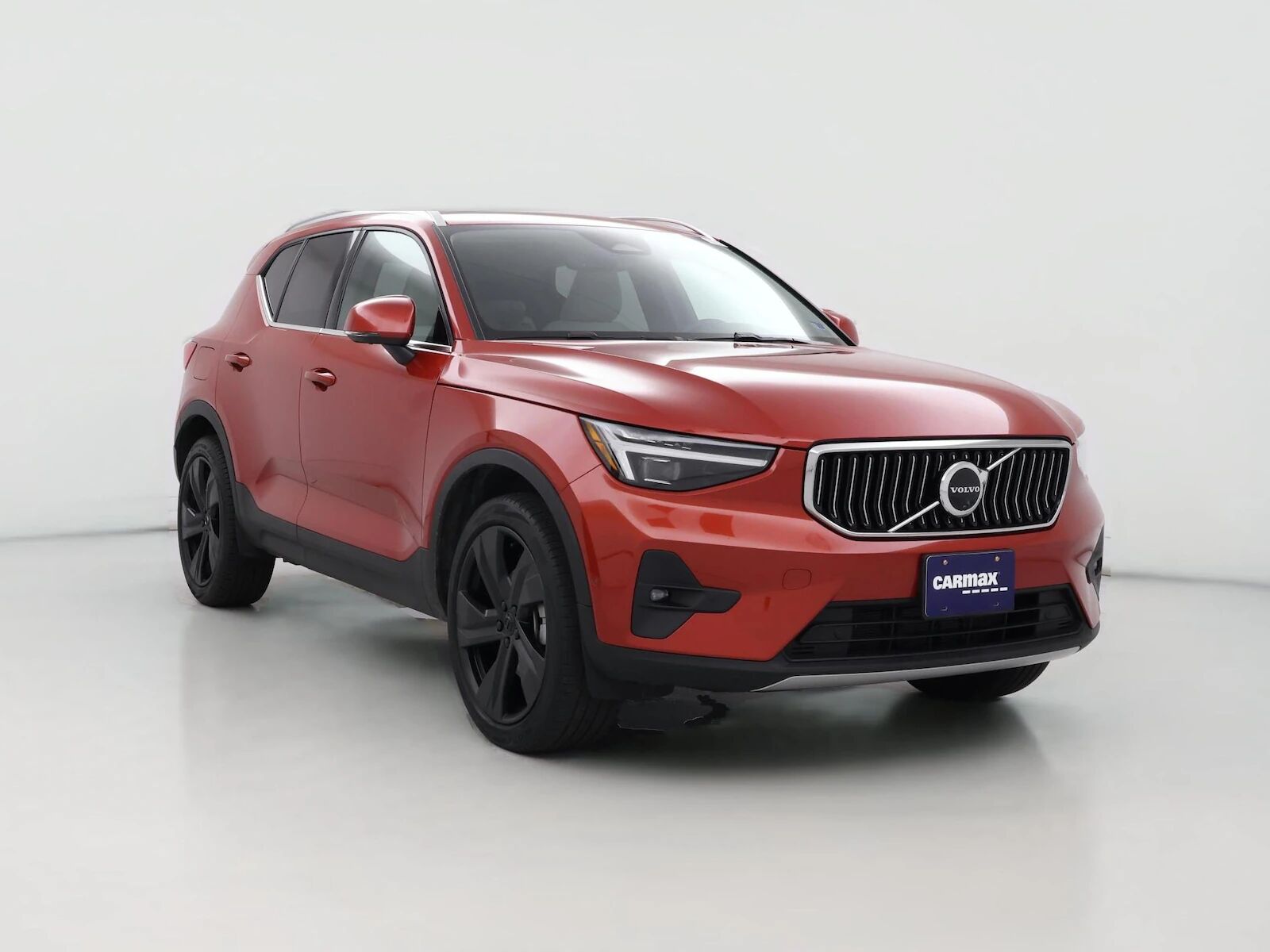 2025 VOLVO XC40